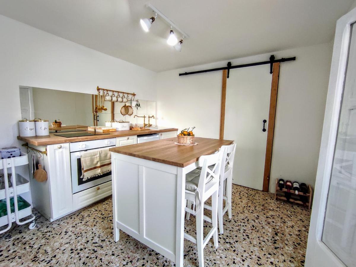 Cinque Terrazze: Freshly Renovated 2-Bedroom House Ceglie Messapica Extérieur photo